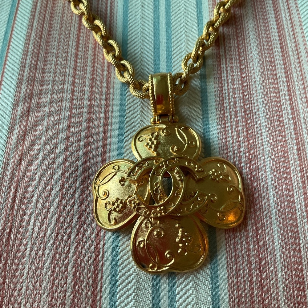 Vintage Chanel Gold plated Cloverleaf 
With Double  C's 
Karl Lagerfeld 1996